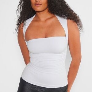 Aritzia contour flourish top in white